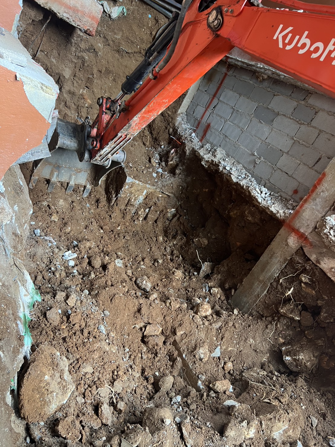 PIT STRUCTURE